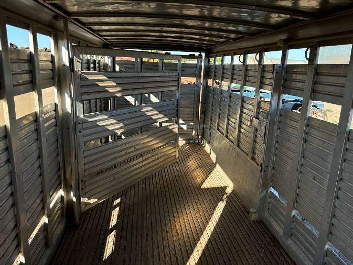 Used 1992 Featherlite Gooseneck Horse Stock Trailer