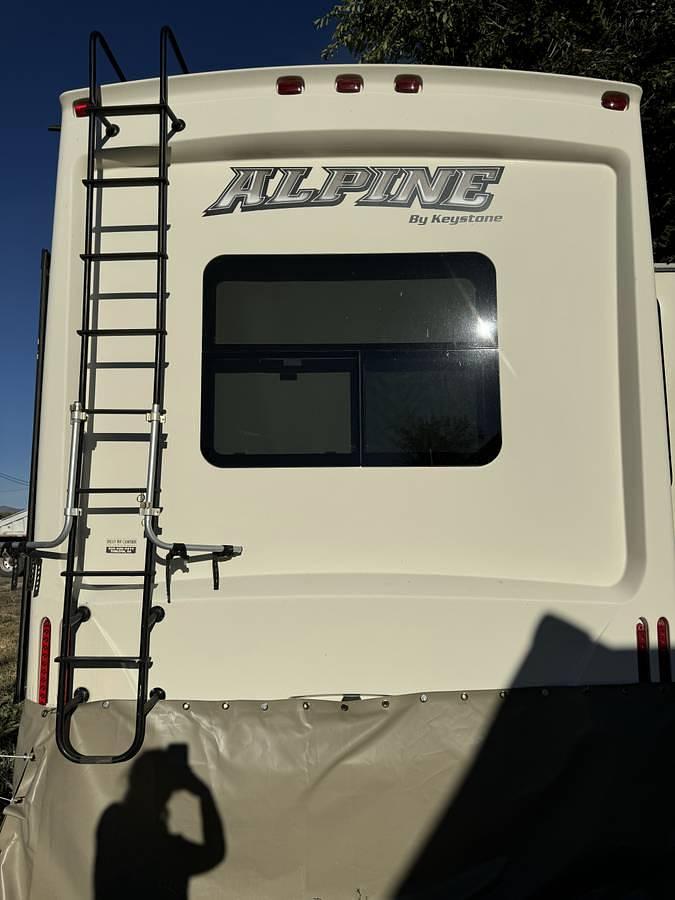 Used 2014 Keystone Alpine 3590RS Fifth Wheel