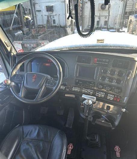 Used 2023 KENWORTH W990
