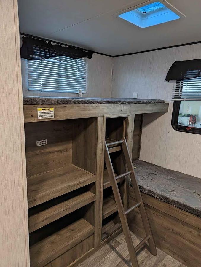 Used 2021 Heartland Pioneer DS320