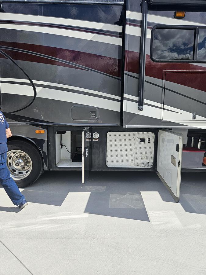 Used 2014 Fleetwood Expedition 40X