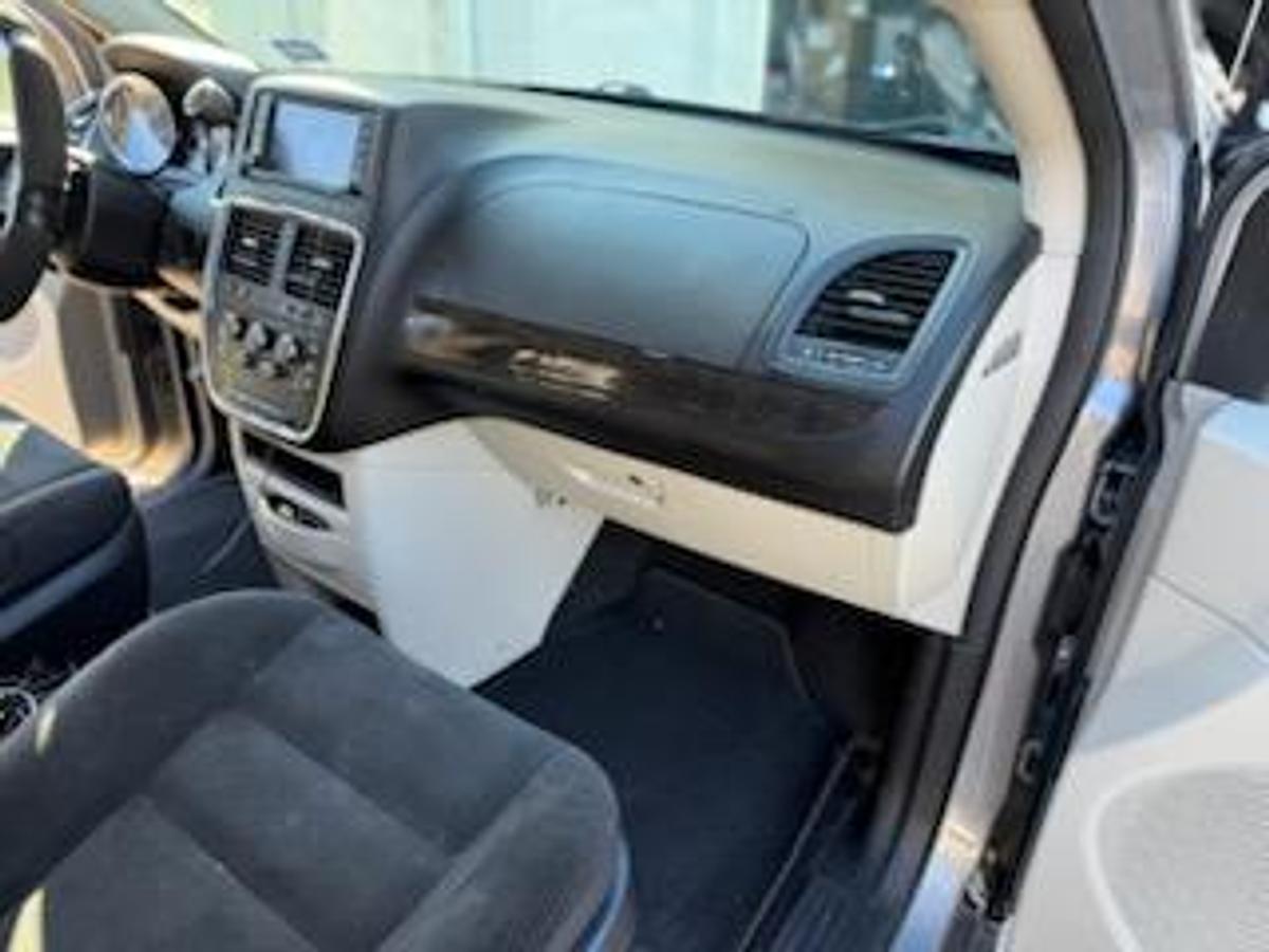 Used  2020 DODGE Grand SE Caravan Wheelchair Conversion Van