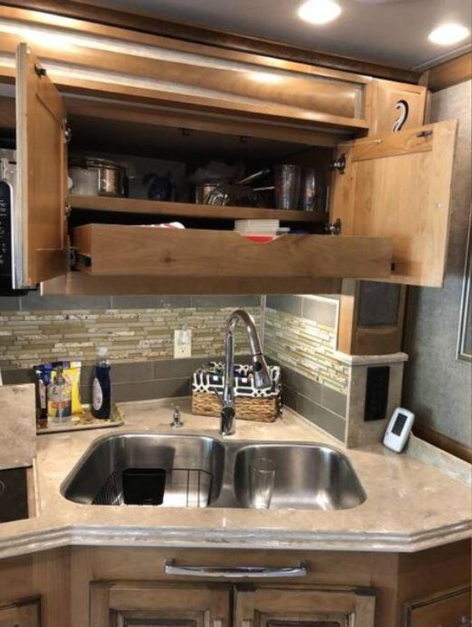 Used 2018 Tiffin Phaeton 40QBH Class A Motorhome