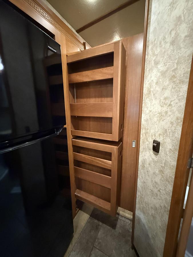 Used 2009 Winnebago Journey 39Z