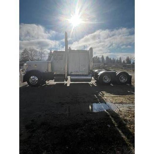 Used 1998 Peterbilt 379 Sleeper Truck