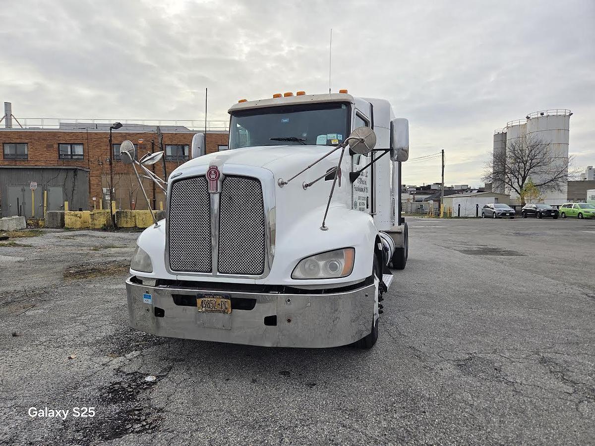 Used 2013 Kenworth T660 Sleeper Semi Truck