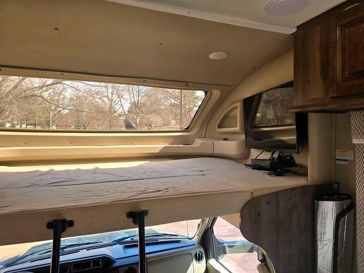 Used 2019 Entegra Esteem 31l