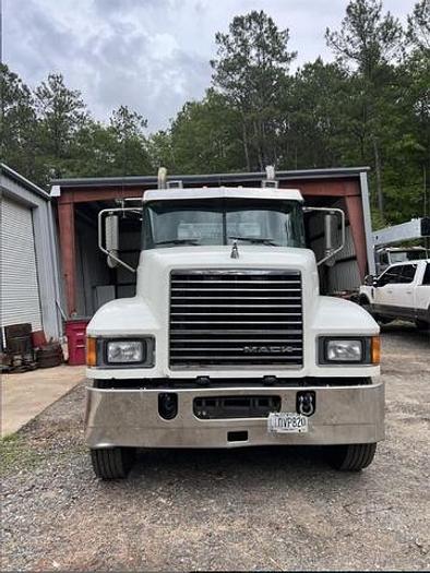 Used 2015 Mack Pinnacle CHU613