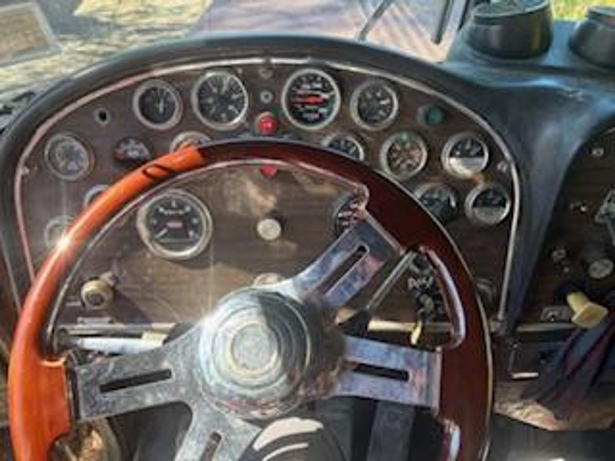 Used 1985 Peterbilt 359