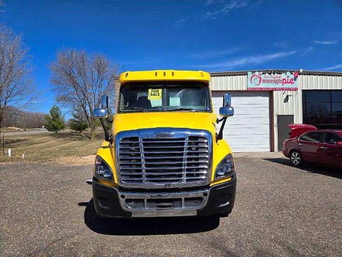 Used 2015 Freightliner Cascadia 125