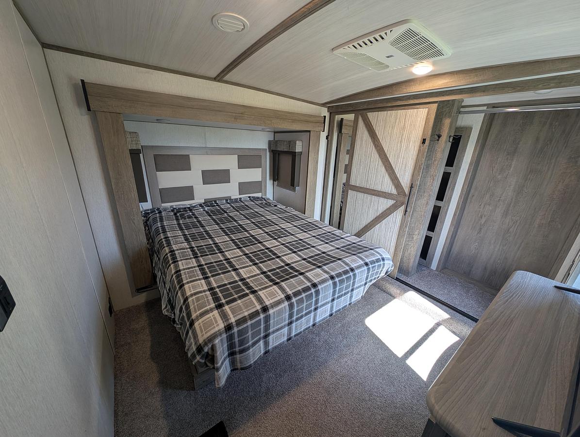 Used 2022 Forest River Salem Hemisphere 356qb