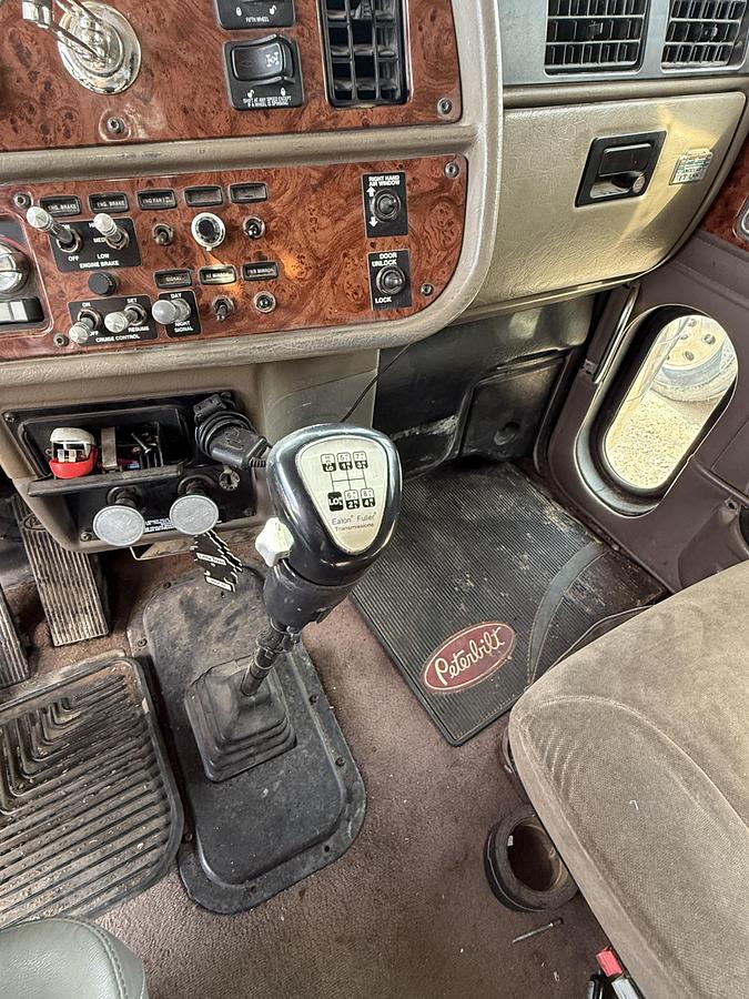 Used 2004 Peterbilt 379