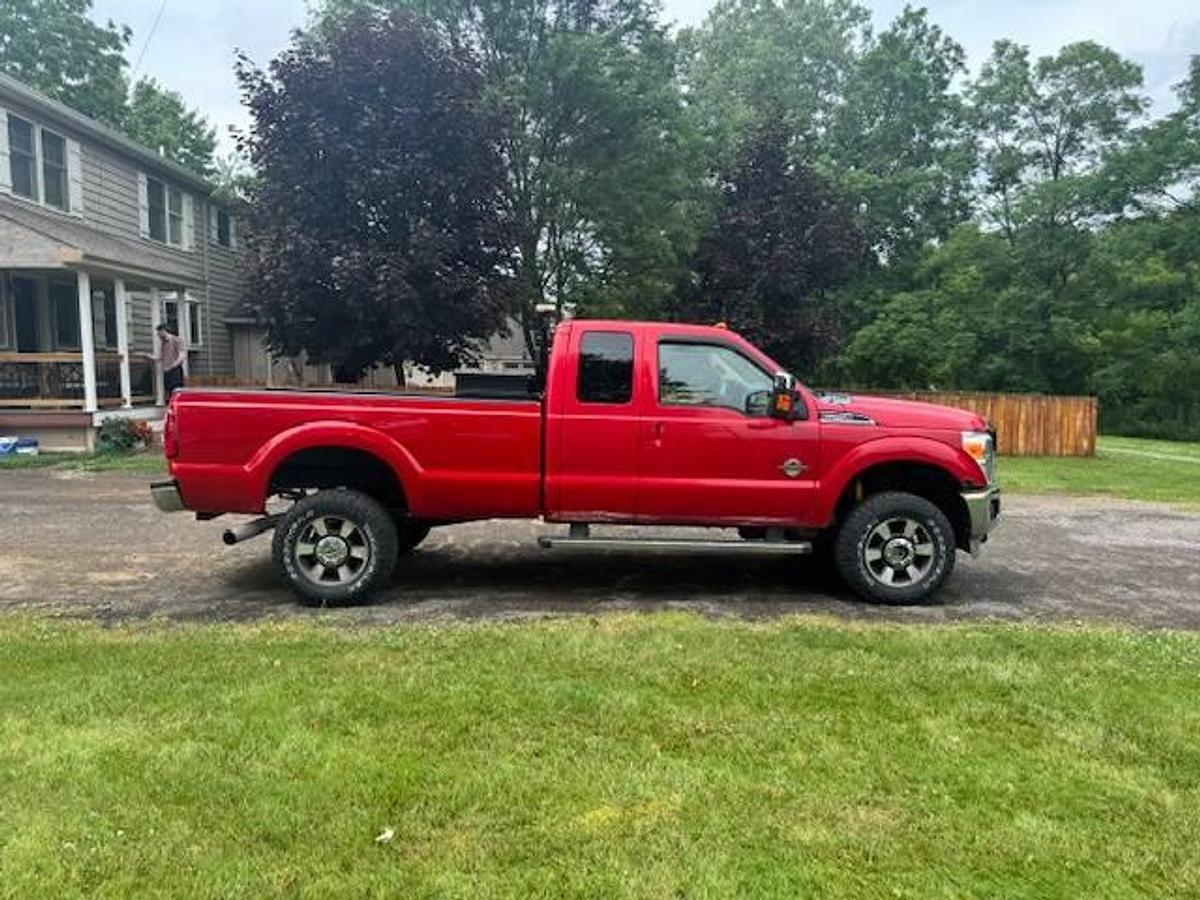 Used 2011 Ford F-250 Lariat 6.7L diesel