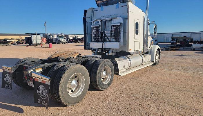 Used 2016 Freightliner CORONADO 132
