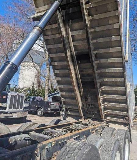 Used 2016 Peterbilt 389