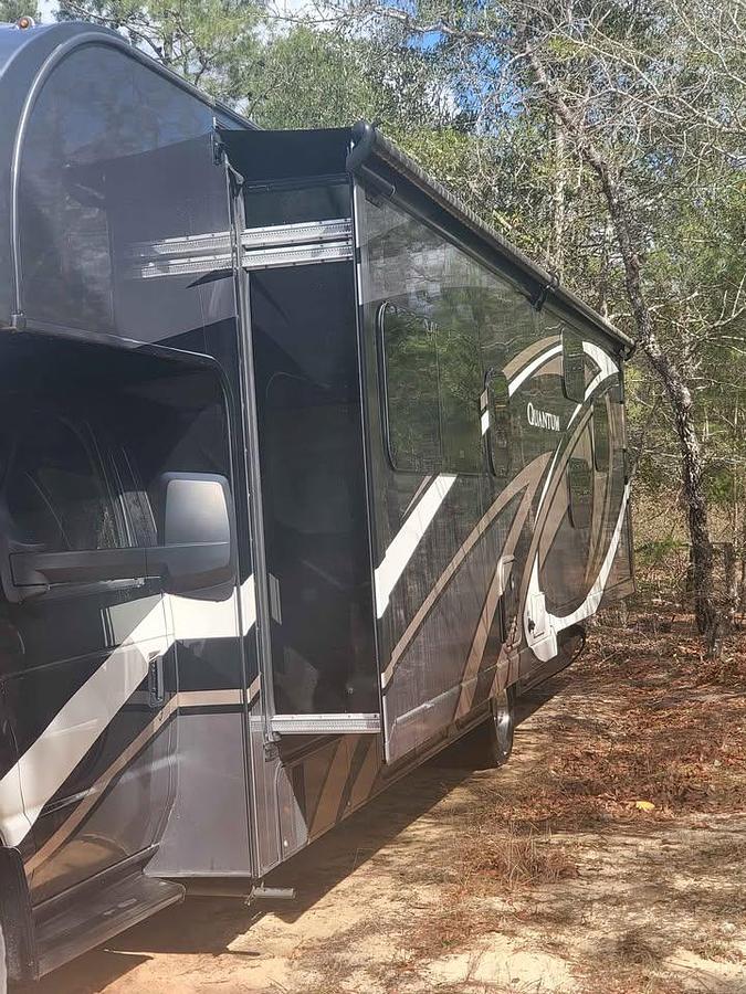 Used 2020 Thor Motor Coach Quantum Lf31