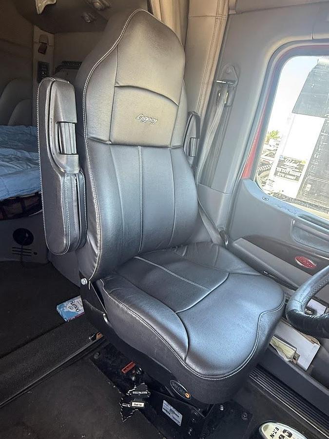 Used 2015 Peterbilt 579