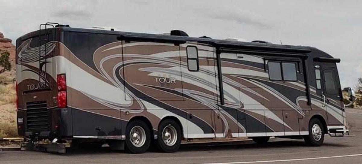 Used 2011 Winnebago Tour 42QD Class A Motorhome