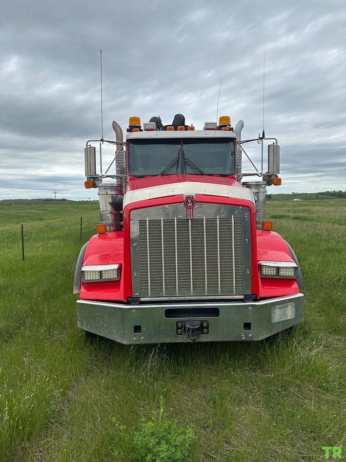 Used 2015 Kenworth T800 Sleeper Semi Truck