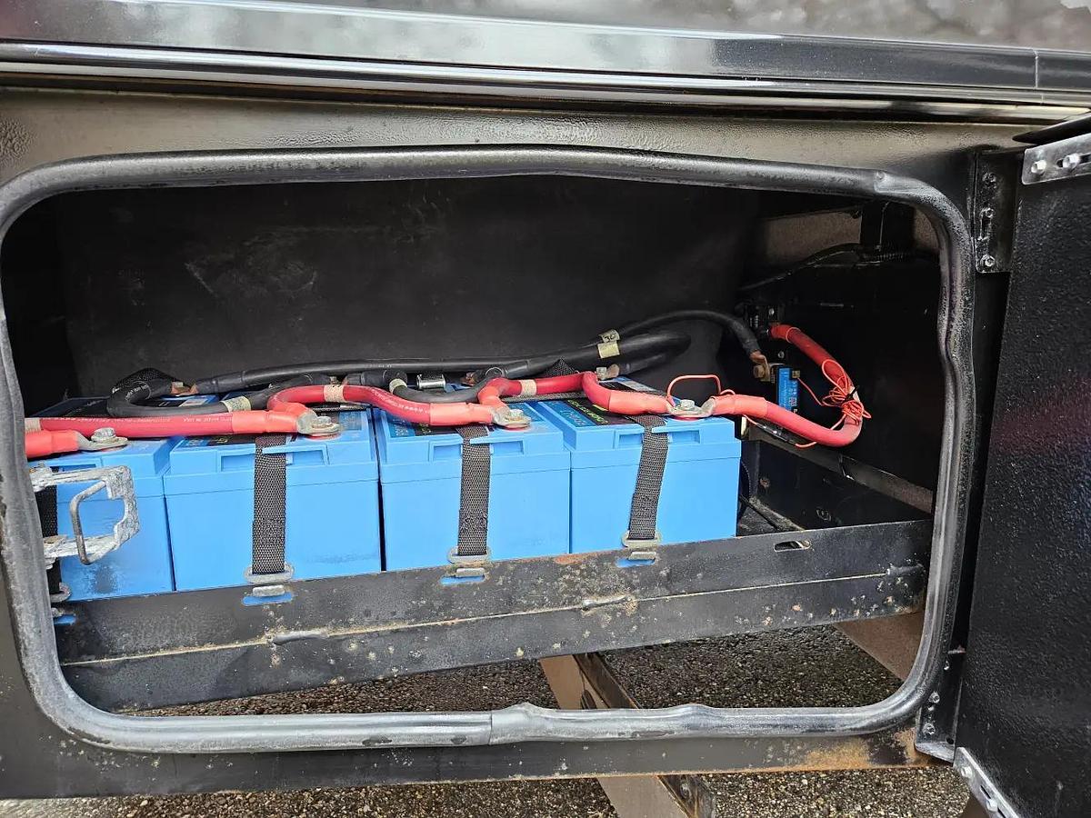 Used 2022 Dynamax Isata 5 30FW