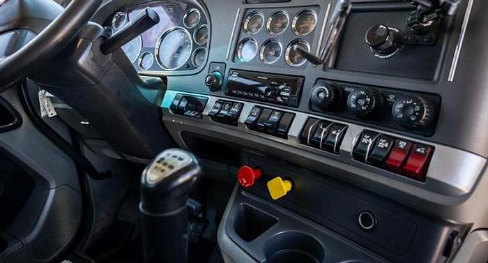 Used 2020 Kenworth T880