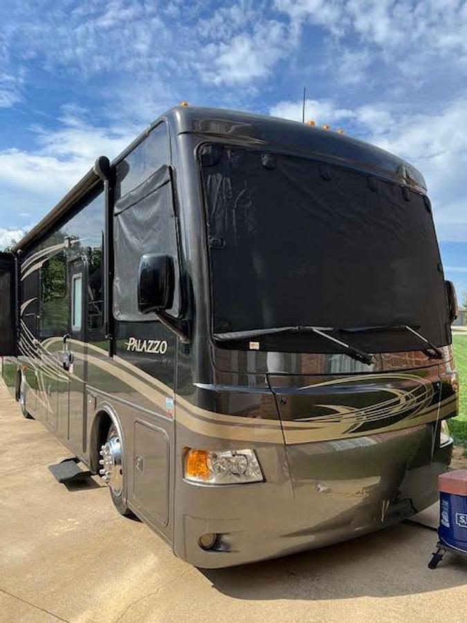 Used 2014 Thor Motor Coach Palazzo 33.2 Class A Motorhome