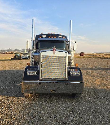 Used 2017 KENWORTH W900L