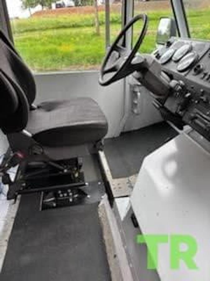 Used 2009 Freightliner MT55