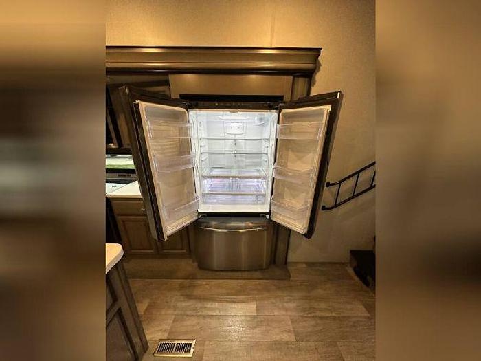 Used 2021 Keystone Montana 3781RL