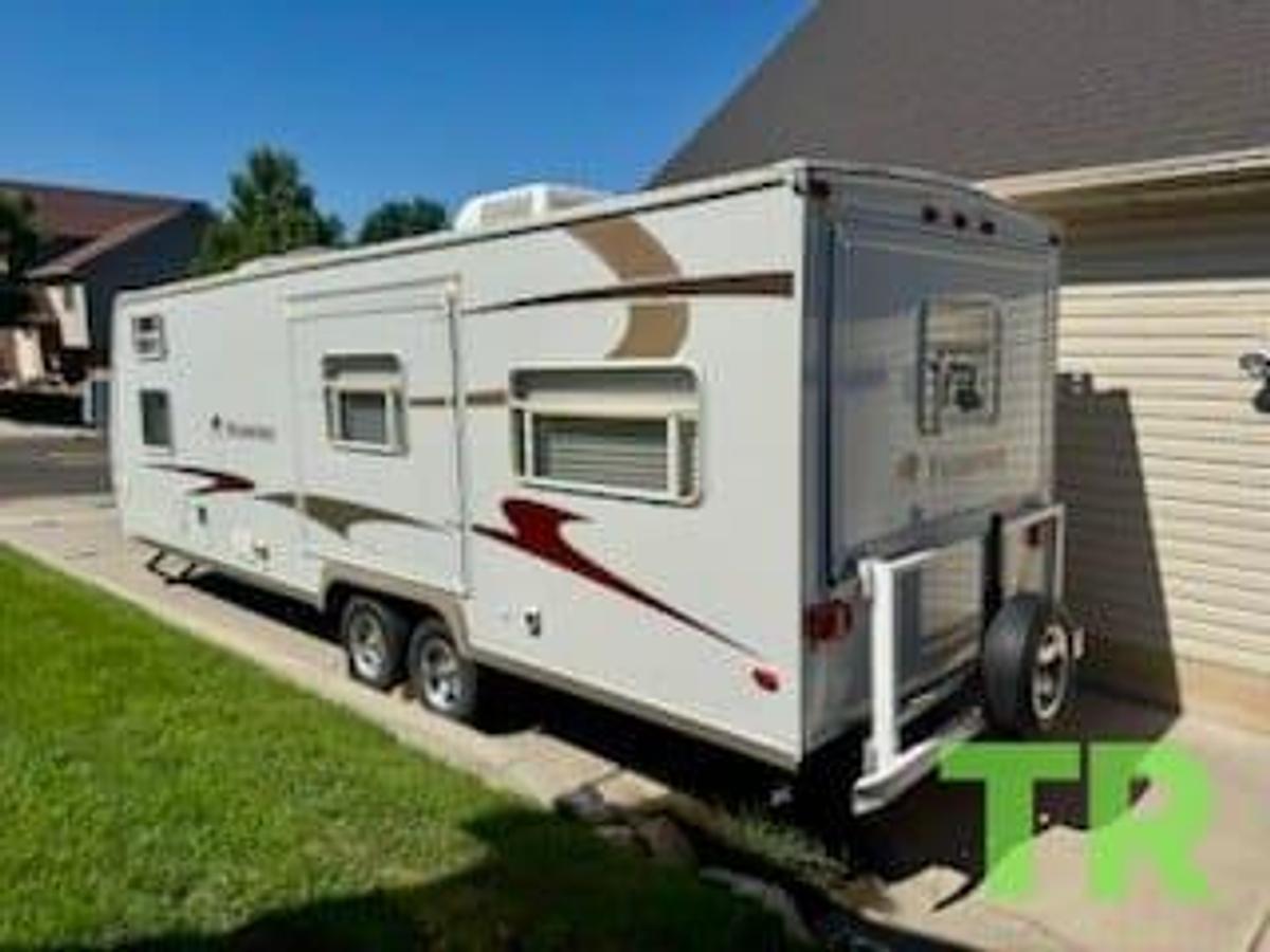Used 2005 E-Z Frontier Travel Trailer