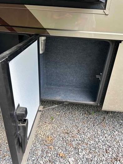 Used 2014 Newmar Ventana LE 3849