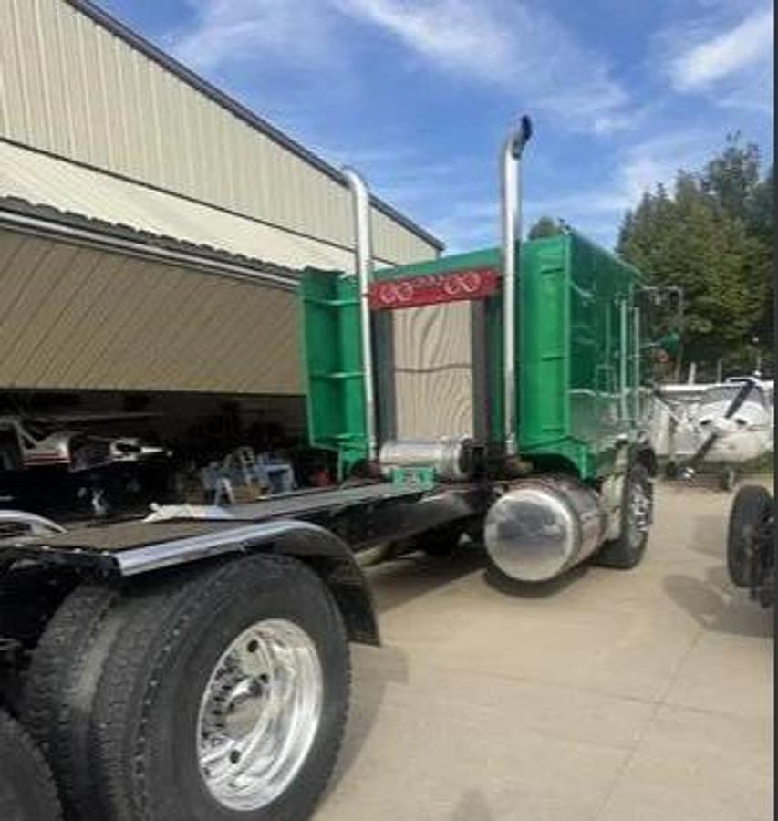 Used 1985 Freightliner MP80