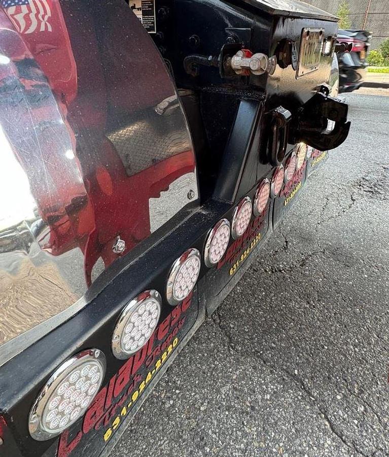 Used 2023 Peterbilt 389 Day Cab Semi Truck