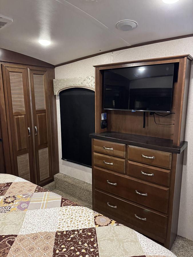 Used 2017 Jayco Pinnacle 36KPTS