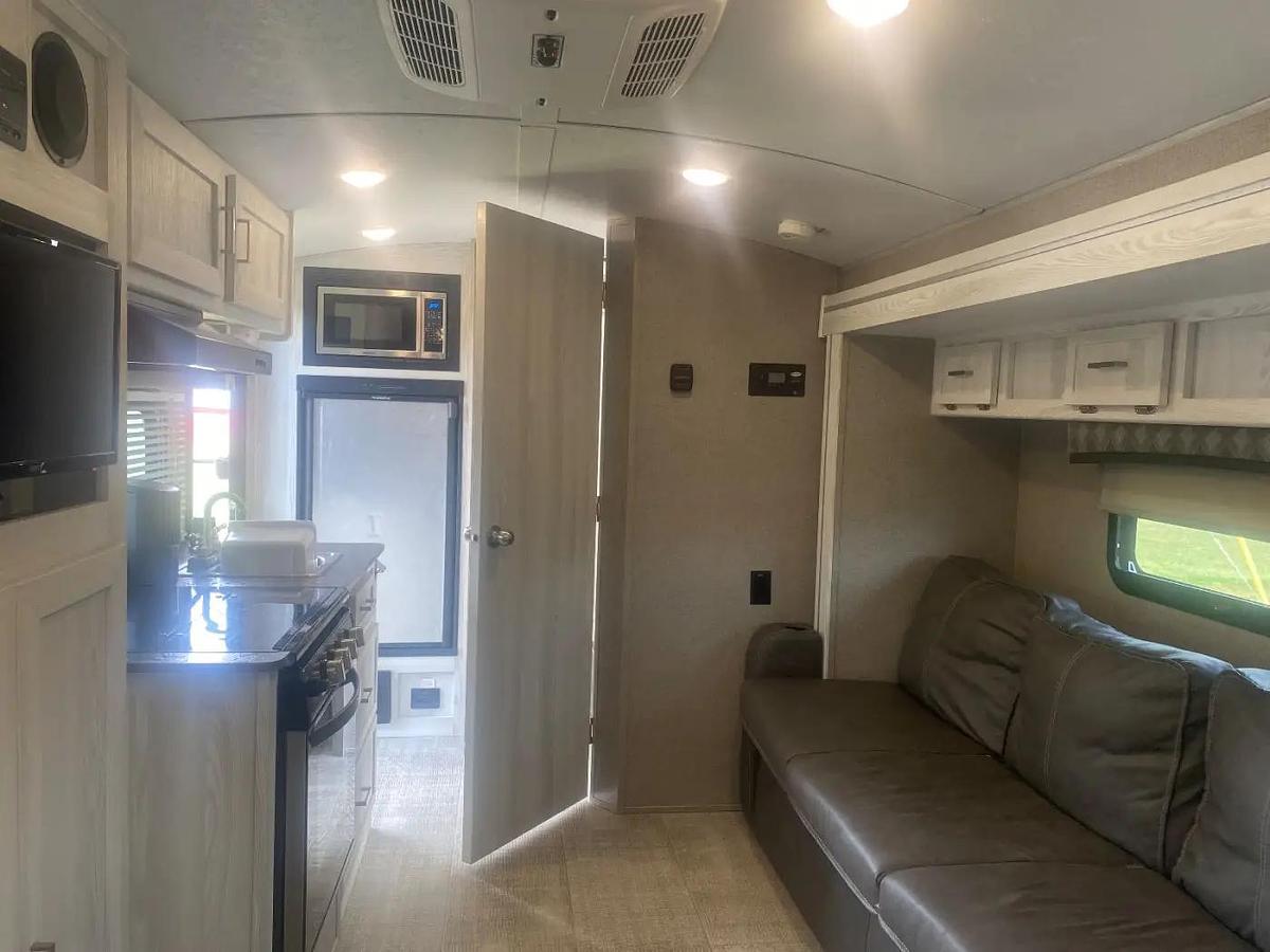 Used 2020 Flagstaff E-Pro 19FBS