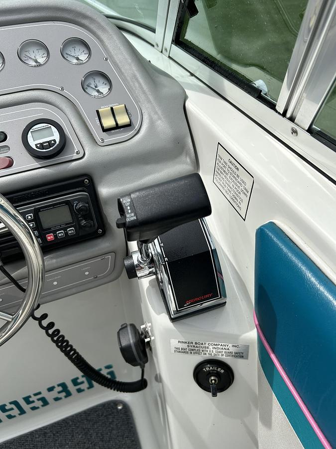 Used 1993 Rinker Fiesta Vee 260 Cruiser