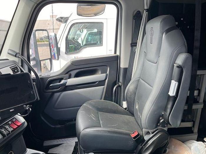 Used 2022 KENWORTH T880