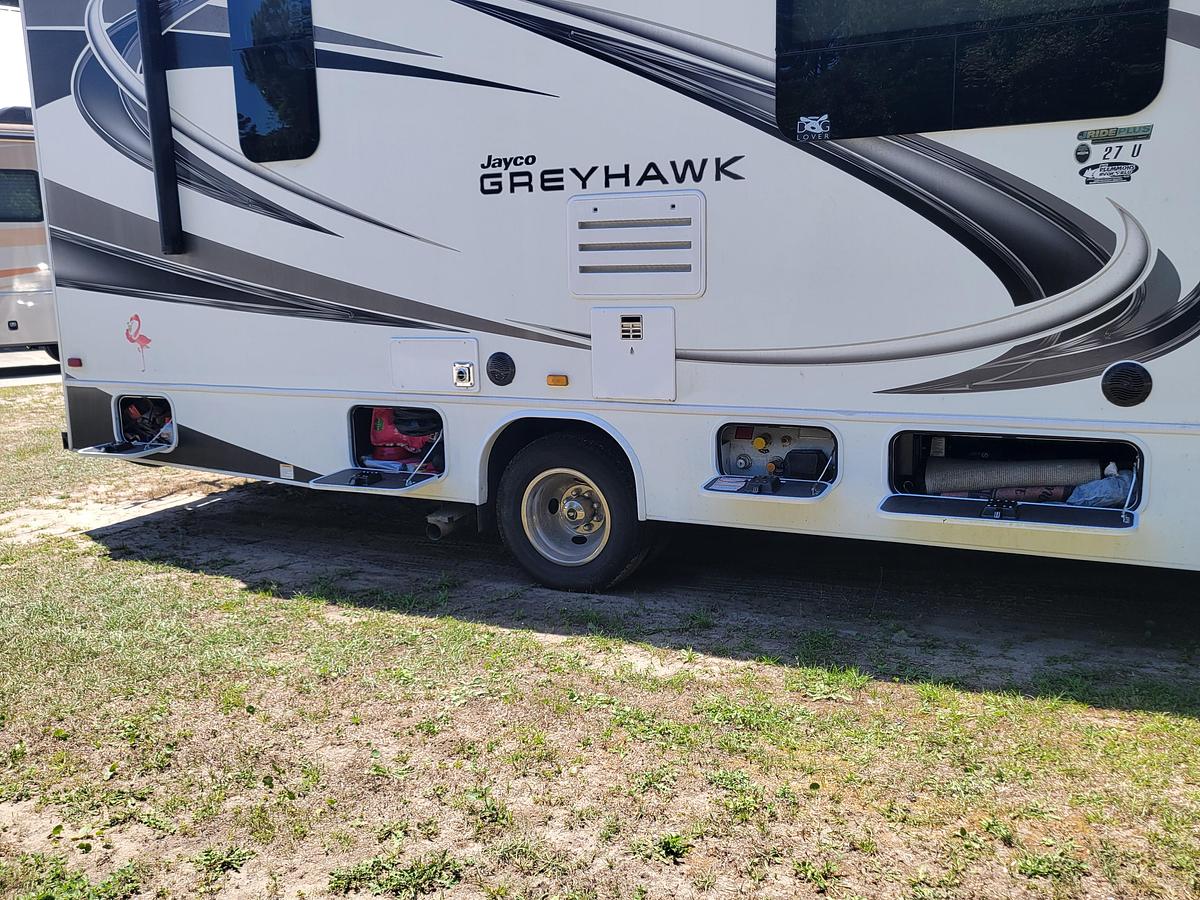 Used 2021 Jayco Greyhawk 27U