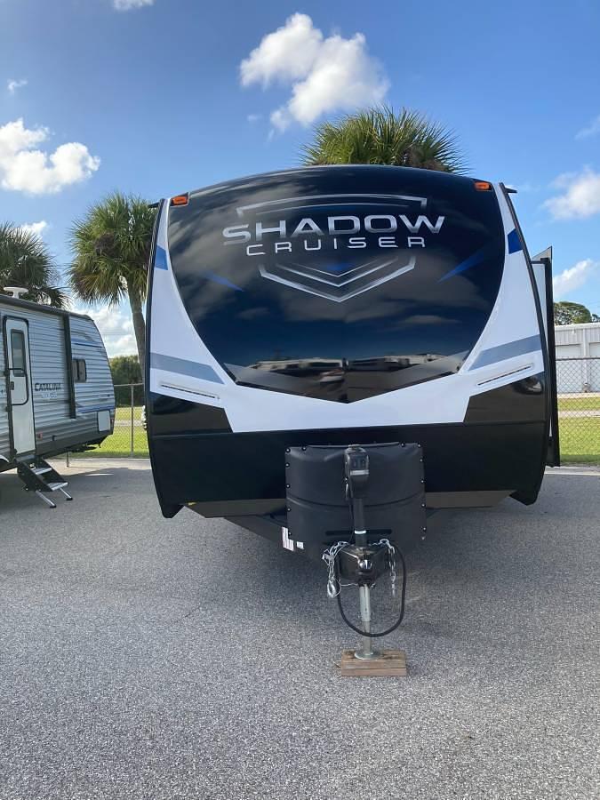 Used 2021 Cruiser RV Shadow Cruiser 225RBS Travel Trailer • 26 Ft • Queen Bed • Rear Bath