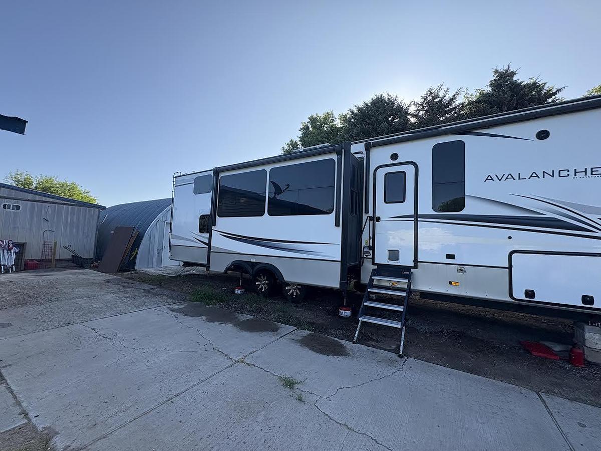 Used 2022 Keystone Avalanche 390D Fifth Wheel