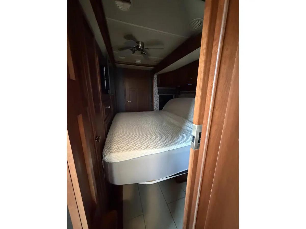 Used 2015 Winnebago Itasca Ellipse 42HD