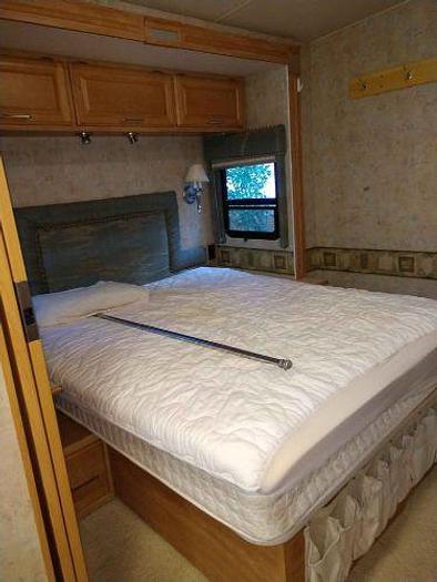 Used 2006 Winnebago Adventurer