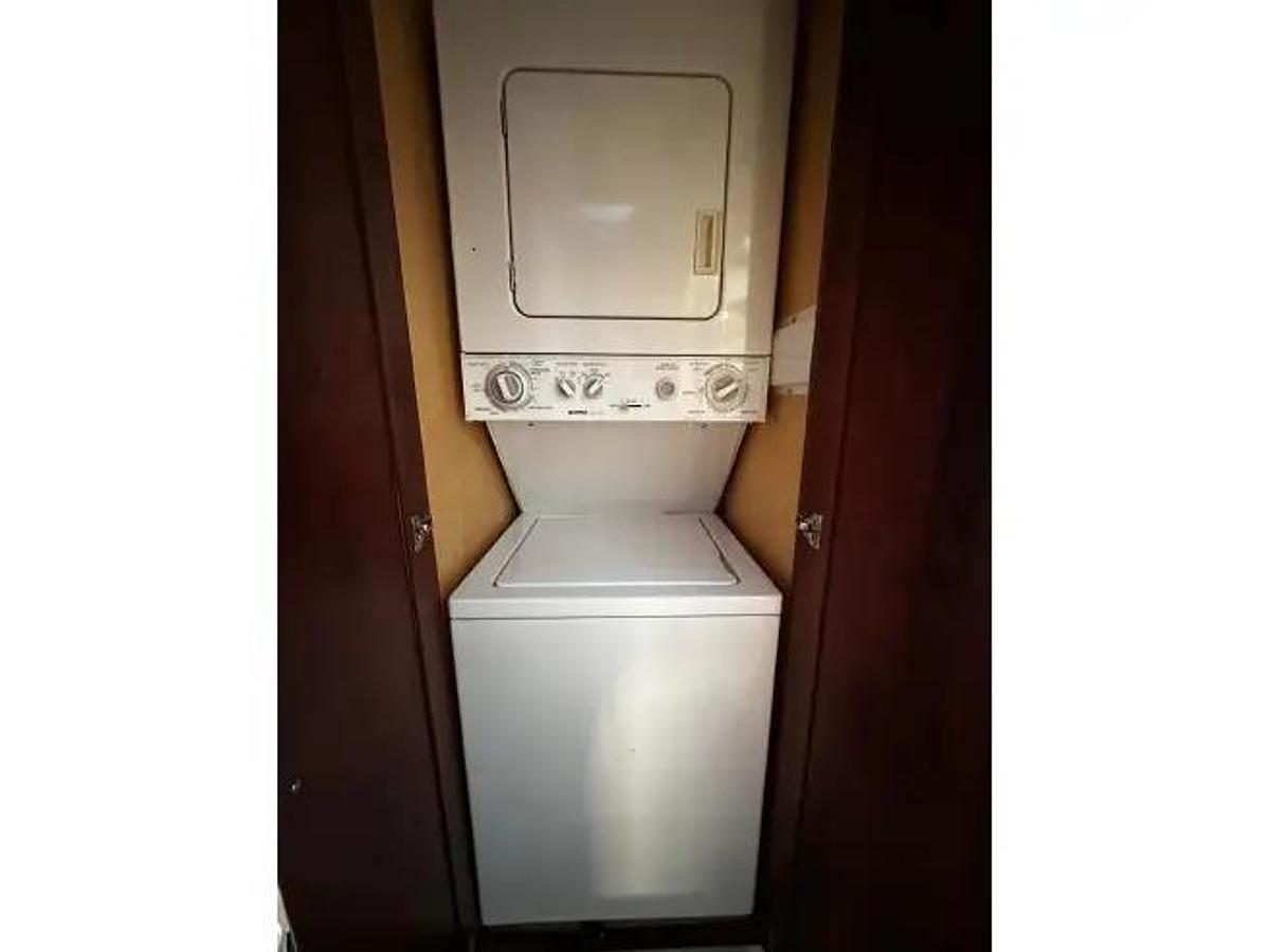 Used 2005 Kingsley Custom Coach