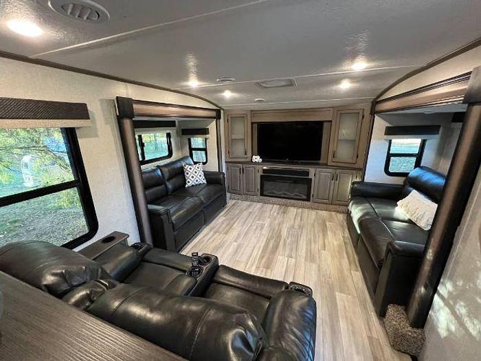 Used 2022 Coachman Chaparral 334FL