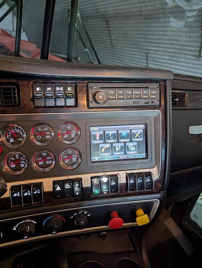 Used 2016 KENWORTH T800 Logging Truck