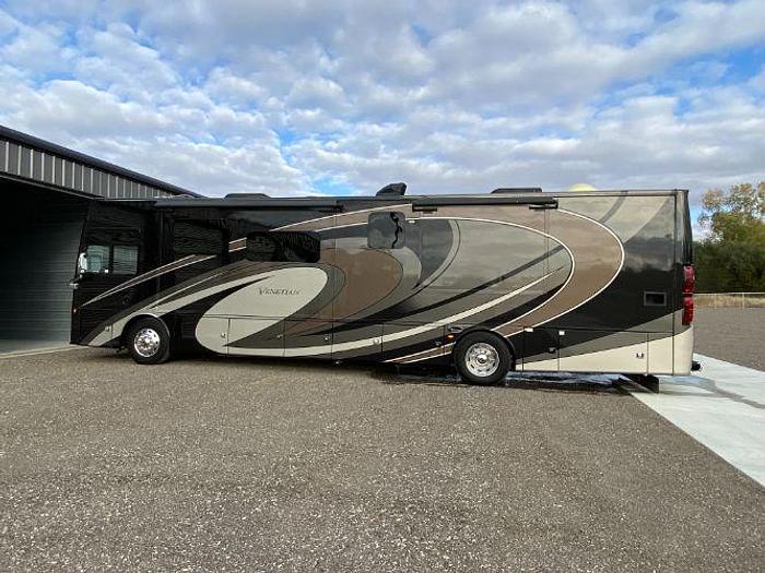 Used 2019 Thor Venetian J40