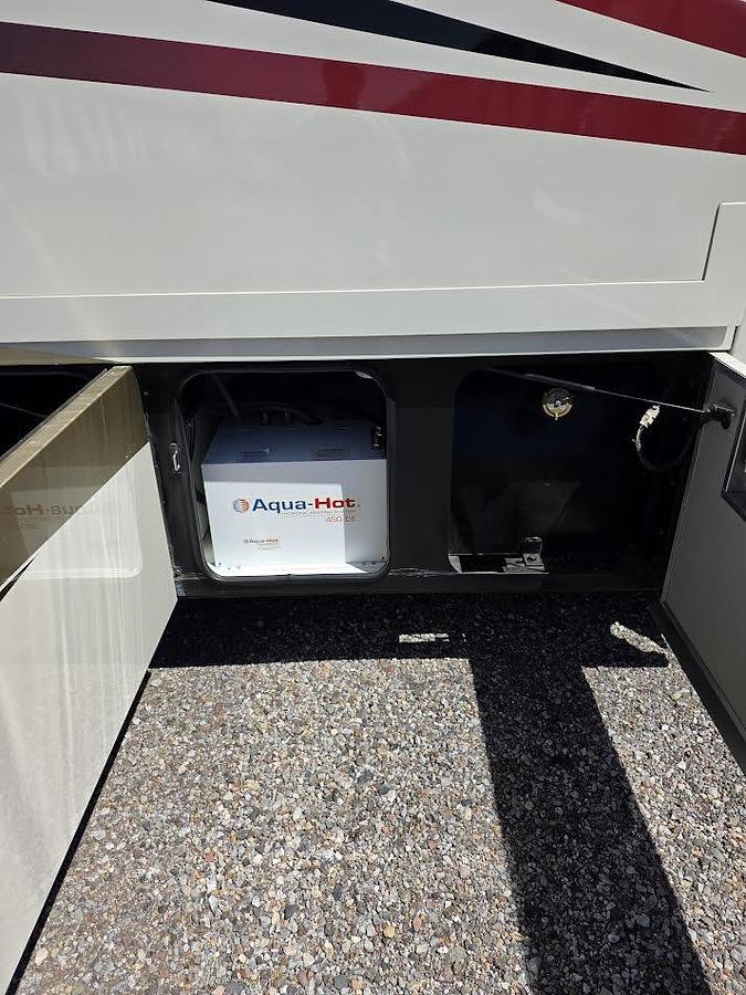 Used 2009 Holiday Rambler Scepter 42PDQ Class A Motorhome