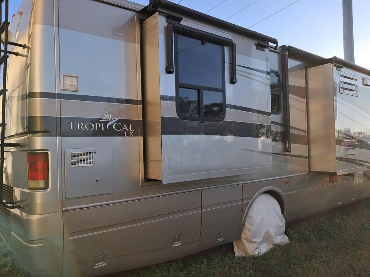 Used 2007 National TROPICAL 391LX Class A Motorhome
