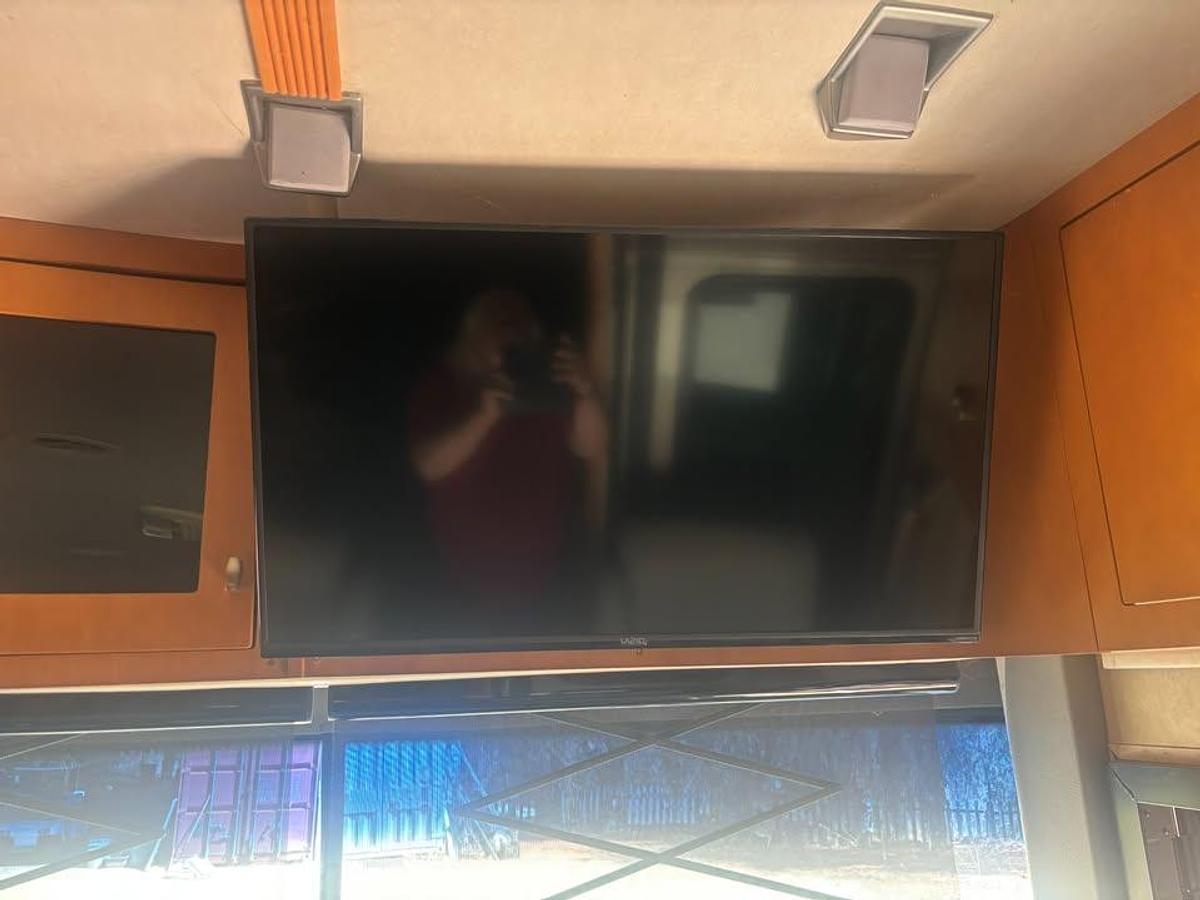 Used 2007 Gulf Stream Coach Friendship G8 8412 Class A Motorhome