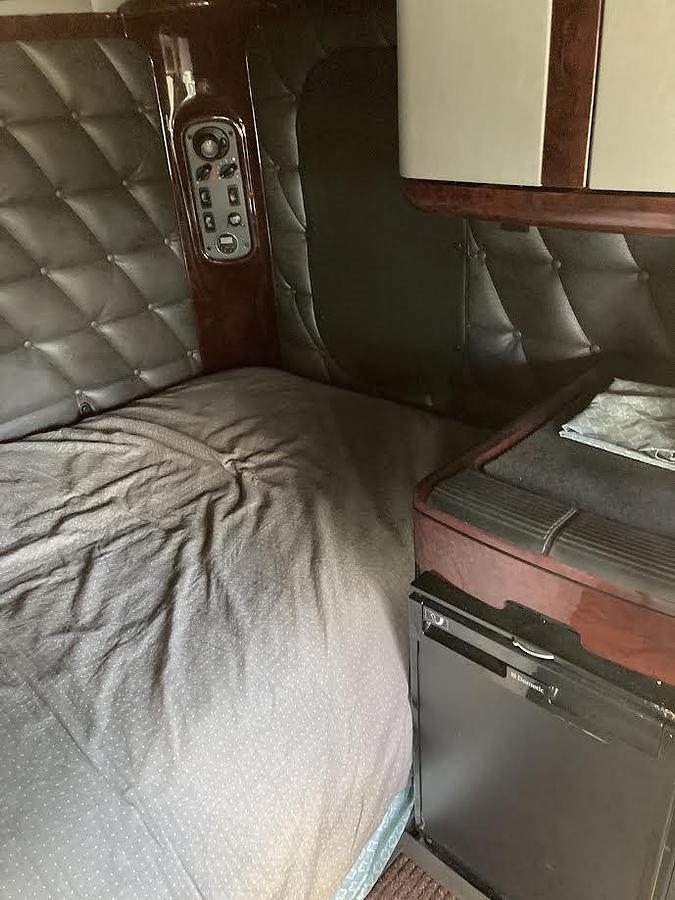 Used 2014 Freightliner Coronado Sleeper Semi Truck